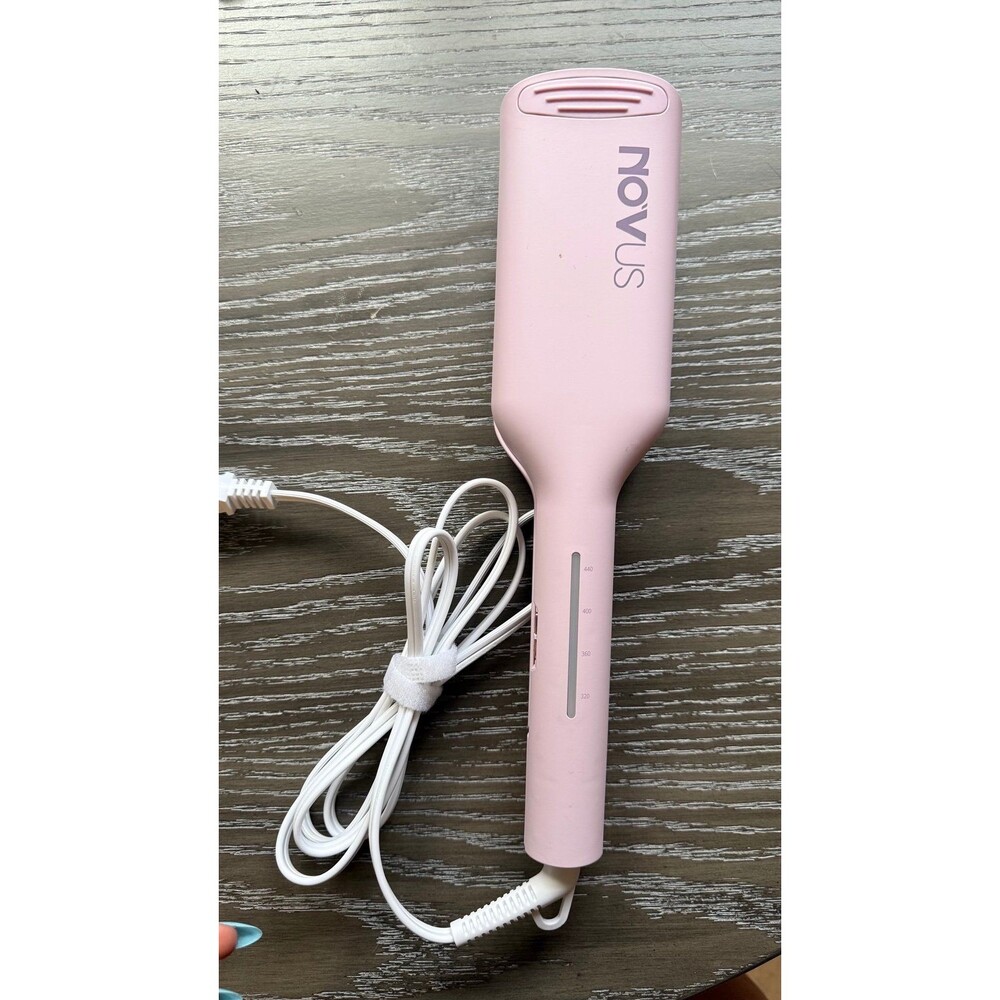 NEW / NEVER USED NOVUS Waver Curling Iron